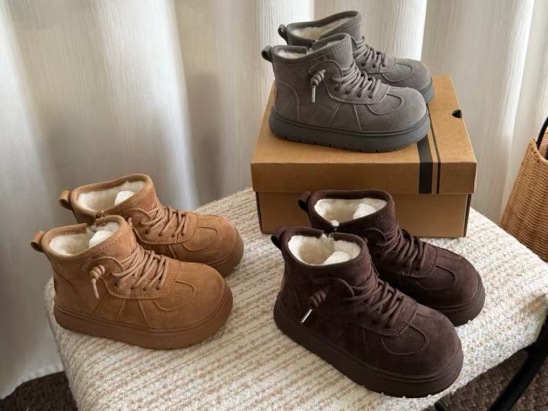 Kids winter boots with warm lining